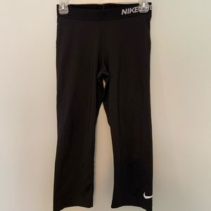 Cropped Nike Pro Leggings